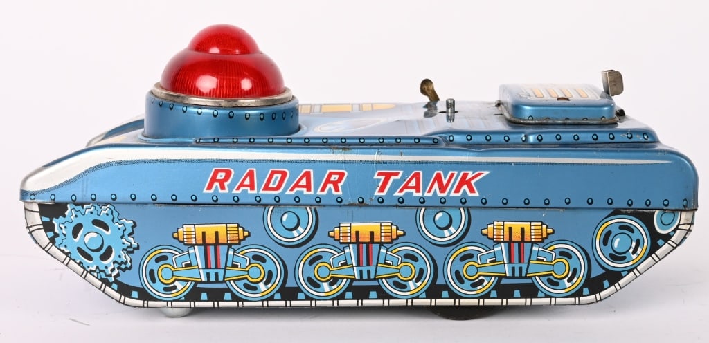 JAPAN BATTERY OP RADAR TANK: All original in clean shape. Missing antenna. Worked when tested. 8" Excellent
