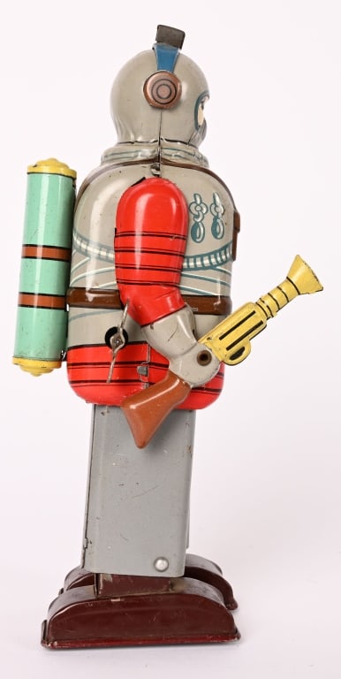 JAPAN TIN WINDUP SPACE COMMANDO - 4