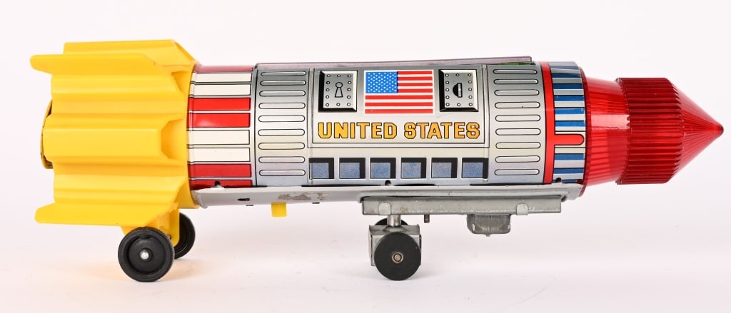 JAPAN BATTERY OP SATURN X5 ROCKET: All original in great shape Worked when tested. 11" Excellent
