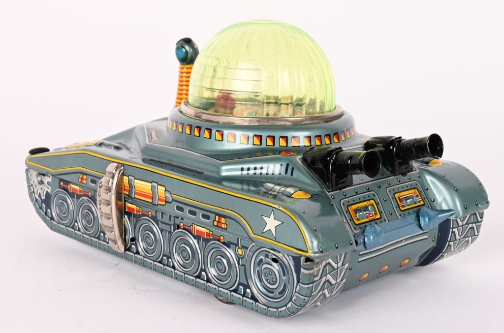 JAPAN BATTERY OP LOOPING SPACE TANK: All original in great shape. Did not work when tested. 8" Excellent