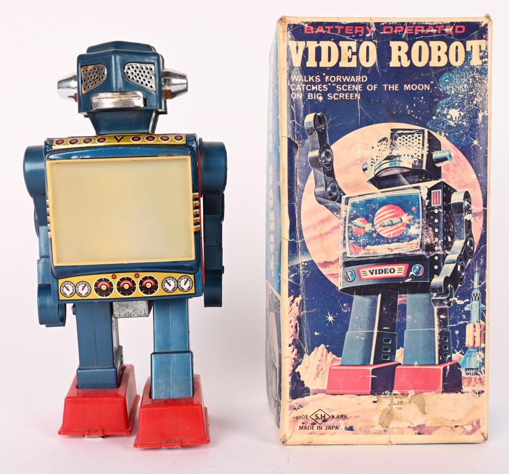JAPAN BATTERY OP VIDEO ROBOT w/ BOX: All original in nice shape. Works. Boxed 9 1/2" Excellent