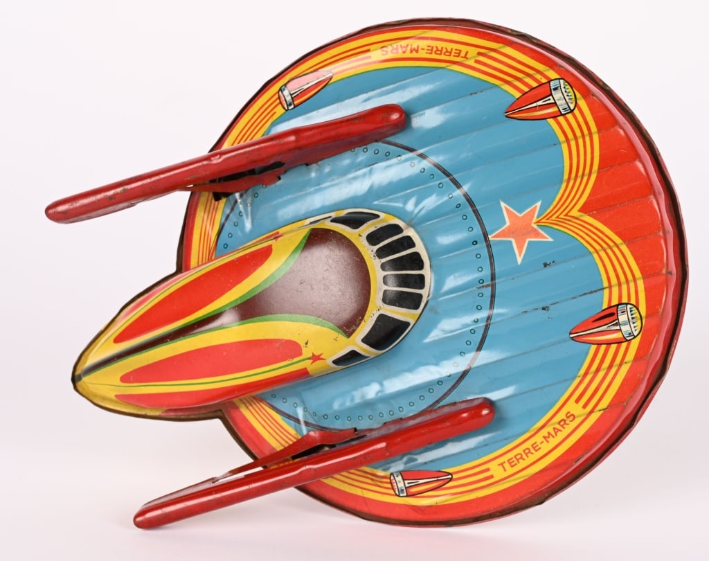 SFA FRANCE TERRE-MARS FLYING SAUCER: All original and complete. Nice design with great colors. 7 1/2" Excellent