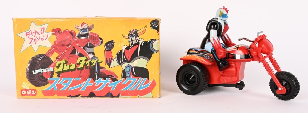 ST JAPAN B/O UFO ROBO GRENDIZER 3- WHEELER: All original and looks never played with condition. Boxed with Inserts. 11" Excellent