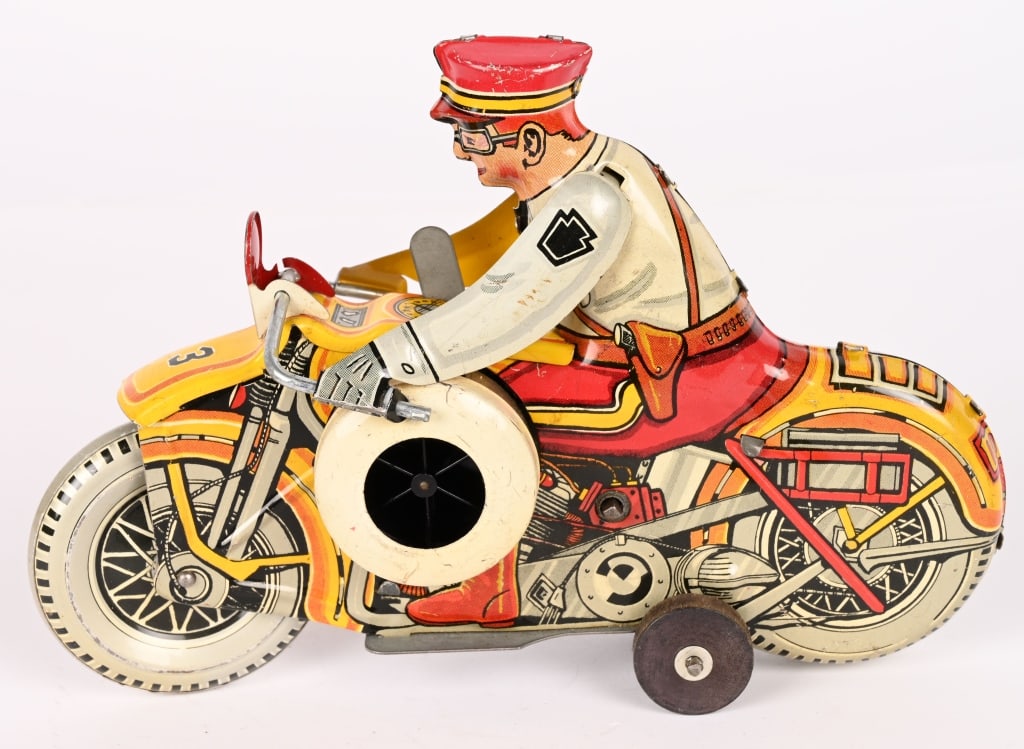 MARX TIN WINDUP ROOKIE COP: All original in nice condition. Works. 8" Excellent