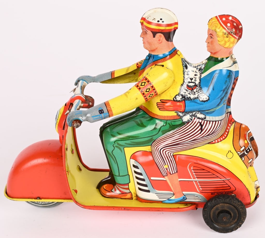 TECHNOFIX TIN FRICTION COUPLE & DOG ON SCOOTER (1 of 5)