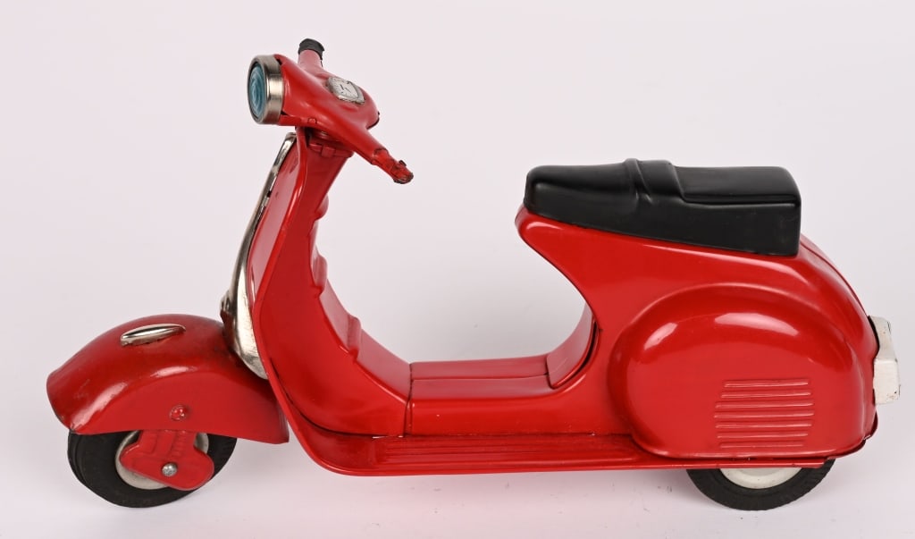 JAPAN TIN FRICTION VESPA SCOOTER: All original in great shape Friction works. 8 1/2" Excellent