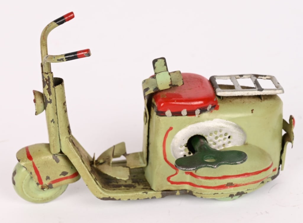 TIN WINDUP SCOOTER (1 of 5)