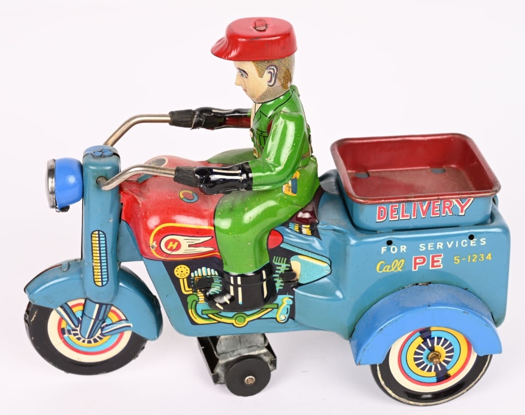 JAPAN TIN WINDUP DELIVERY MOTORCYCLE TRIKE: All original in clean condition. Windup works. 6" Excellent