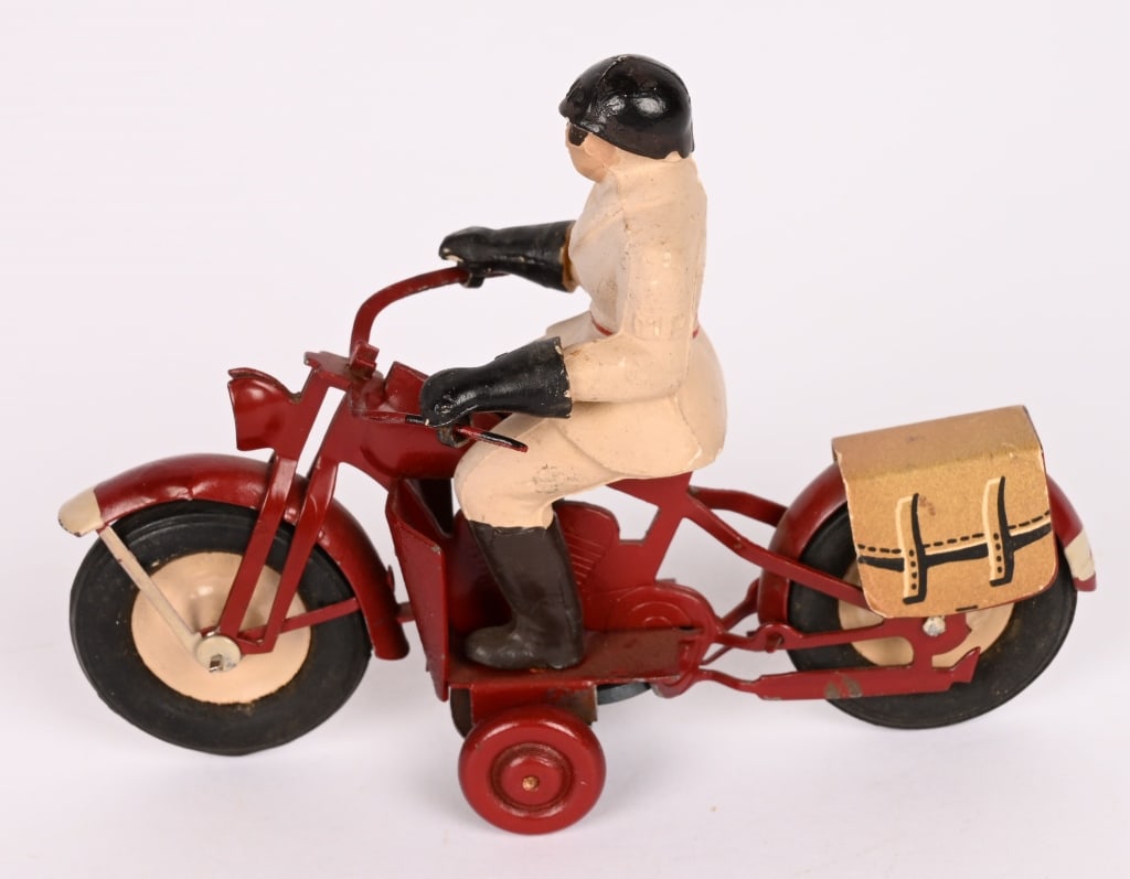 INGAP TIN WINDUP MP MOTORCYCLE: All original in great condition. Still has composition rider. Windup works. 5" Excellent