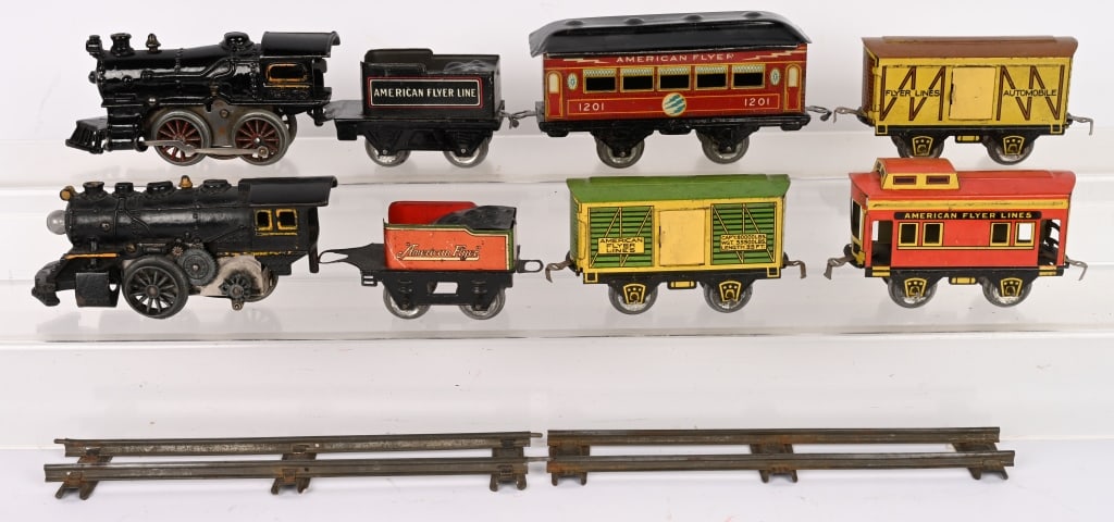 AMERICAN FLYER CAST IRON LOCOMOTIVES & TIN CARS (1 of 6)