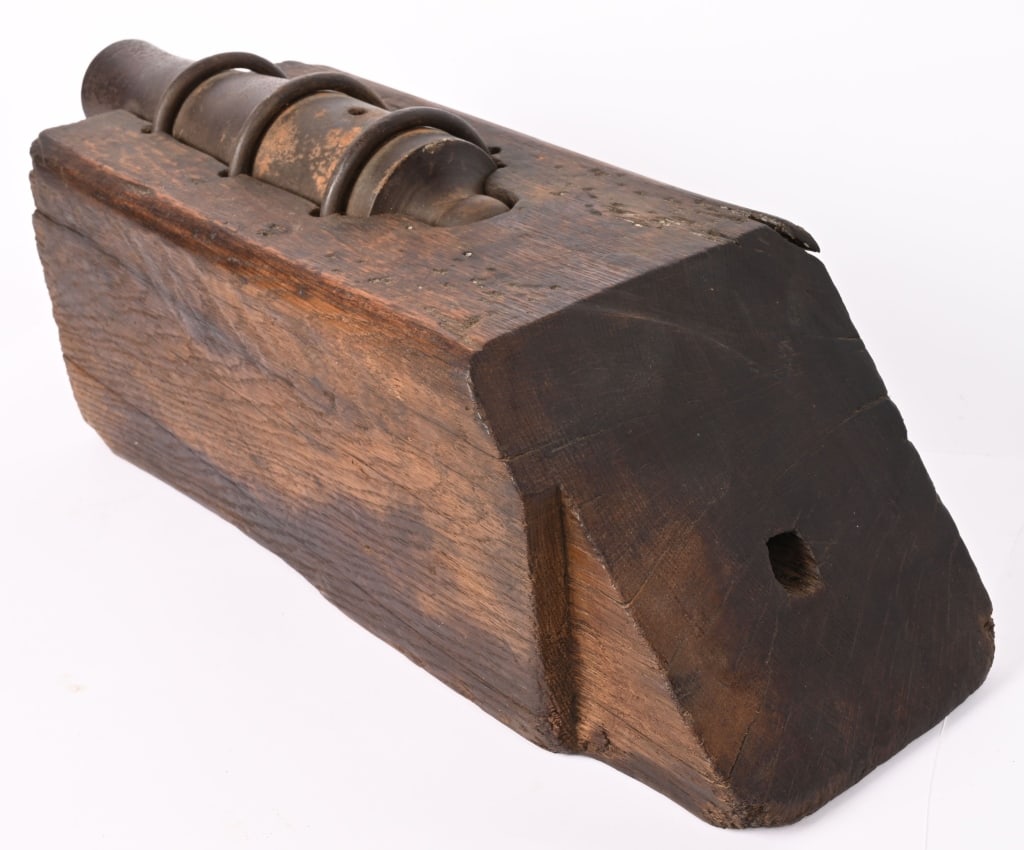 19TH CENTURY MUZZLE LOADING CANNON - 4