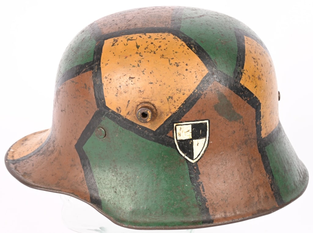 WW1 IMPERIAL GERMAN GUARD REGIMENT CAMO HELMET WWI: This is a fine example of a totally original Model M18 German WWI large size 66 helmet shell. The shell is stamped B.F.64 indicating the maker F.C. Bellinger, Fulda size 64 with a dome stamp of BW 398