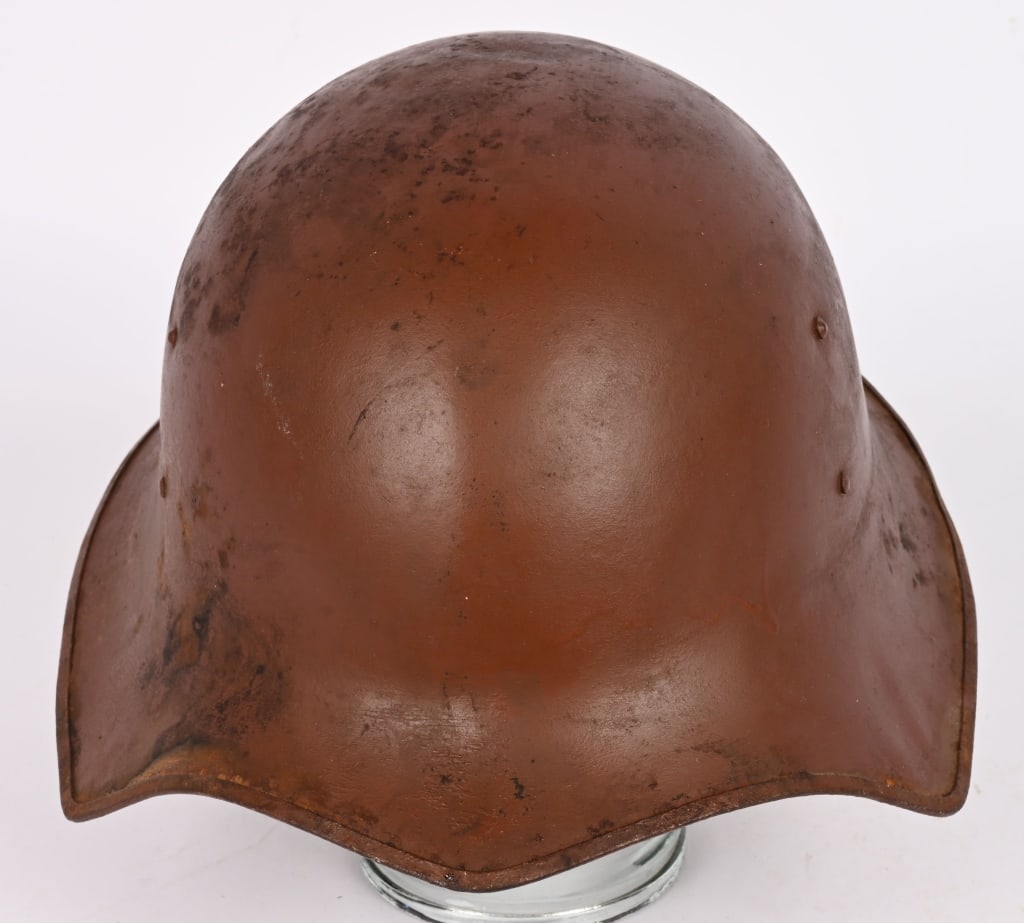WWI US ARMY EXPERIMENTAL MODEL 5 HELMET WW1: The industrialization and mechanization of war in the early twentieth century which meant an increased use of artillery, tanks, and machine guns, and the advent of trench warfare resulted in an unprec