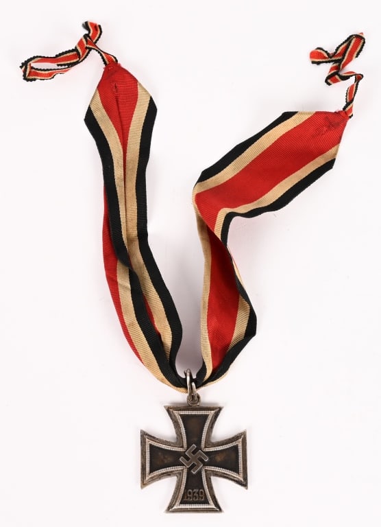 WWII NAZI GERMAN KNIGHTS CROSS MARKED 800 WW2: Nicely detailed, die struck, three piece, iron and silver construction Pattée style cross with a single piece iron core and a two piece, silver outer frame. The obverse of the award features an e
