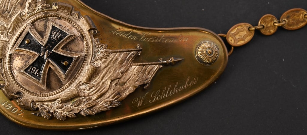 IMPERIAL GERMAN VETERANS GORGET DATED 1907 - 4