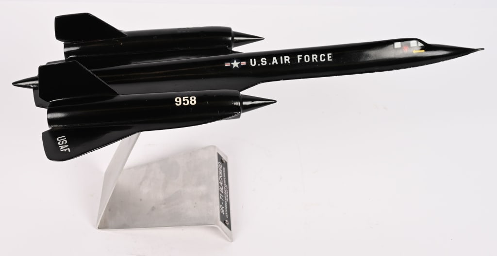 SR-71 BLACKBIRD DESK MODEL BY LOCKHEED - 5