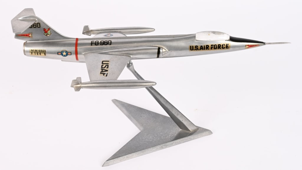 LOCKHEED F-104G STARFIGHTER DESK MODEL - 3