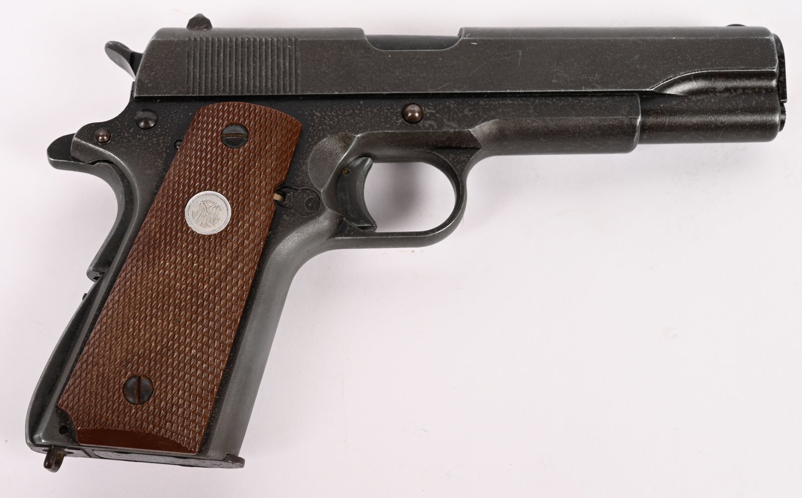 M1911-A1-67 COLT MODEL PROP GUN CORPORATION MGC (1 of 5)