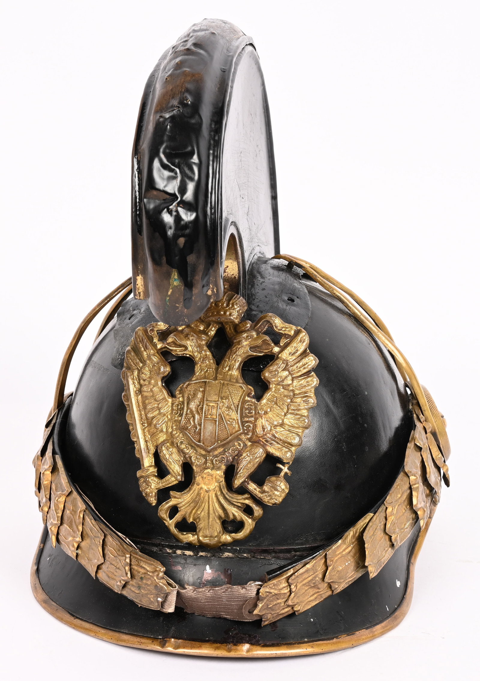 WWI AUSTRIAN 1905 PATTERN DRAGOON HELMET WW1: This is a very nice condition Austrian Model 1905 Dragoon's Helmet, intended for use by NCO's. Officer's would wear a far more ornate version with embossed brass panels on the side of the comb, showin
