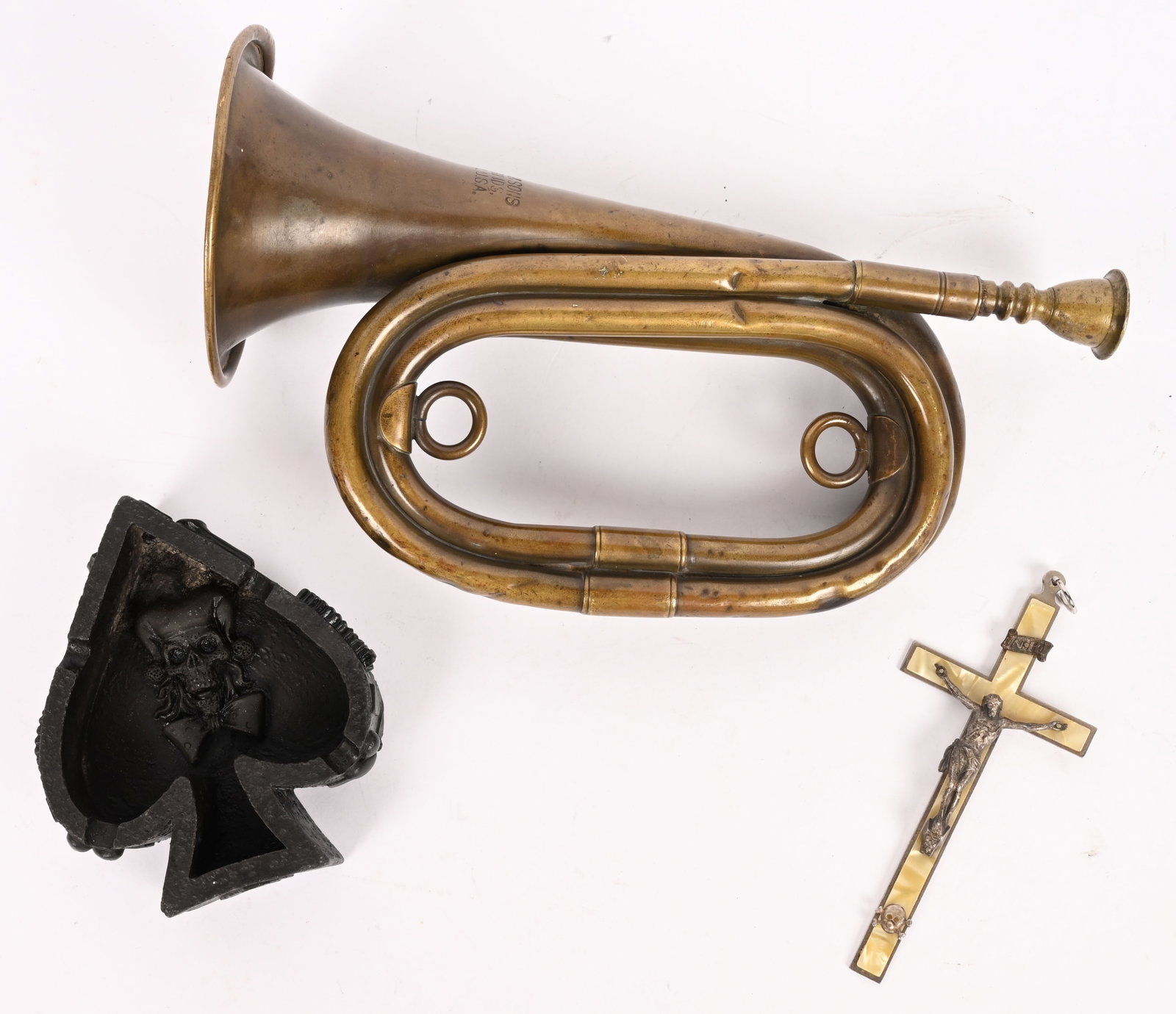 WW1 BUGLE ASHTRAY & CRUCIFIX WWI (1 of 10)