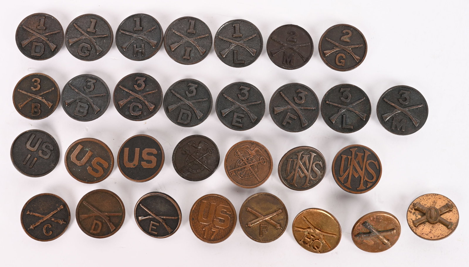 WWI & WWII US COLLAR DISK LOT INFANTRY ARTILLERY (1 of 2)