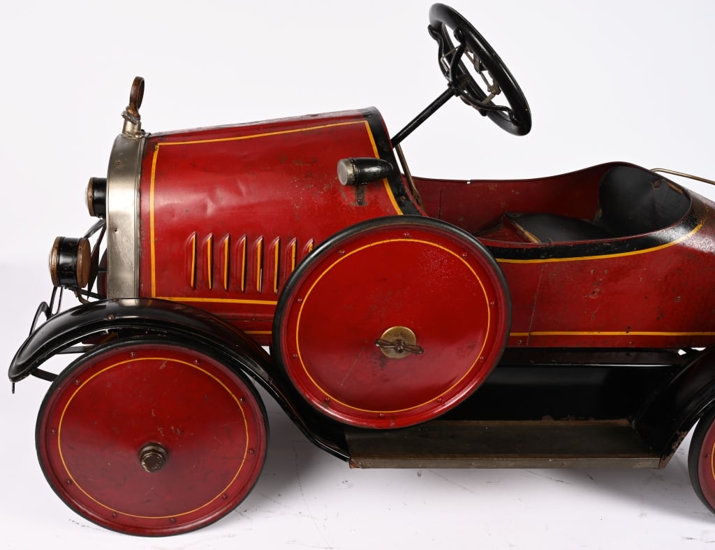 GENDRON JORDON PLAYBOY SPEEDSTER PEDAL CAR (1 of 20)