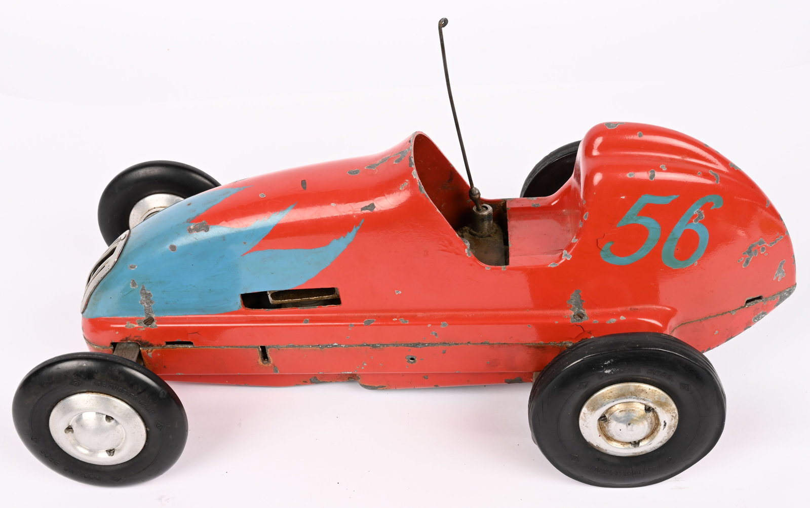 DOOLING F GAS POWERED TETHER CAR: Dooling F Gas Powered Tether Car. Original in as raced condition. Has complete running gear with Hornet Engine. Nice original Racer. 17" Excellent