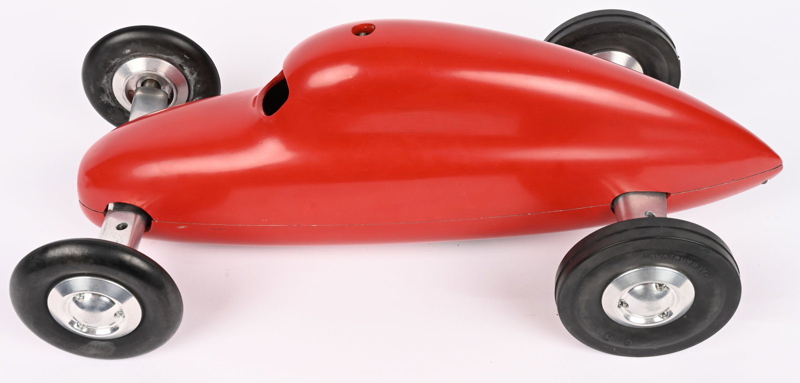 RICHTER STREAMLINER GAS POWERED TETHER CAR: Richter Streamliner Gas Powered Tether Car. Has running gear with Lucas & Smith Engine. Very nice looking racer. 18" Excellent