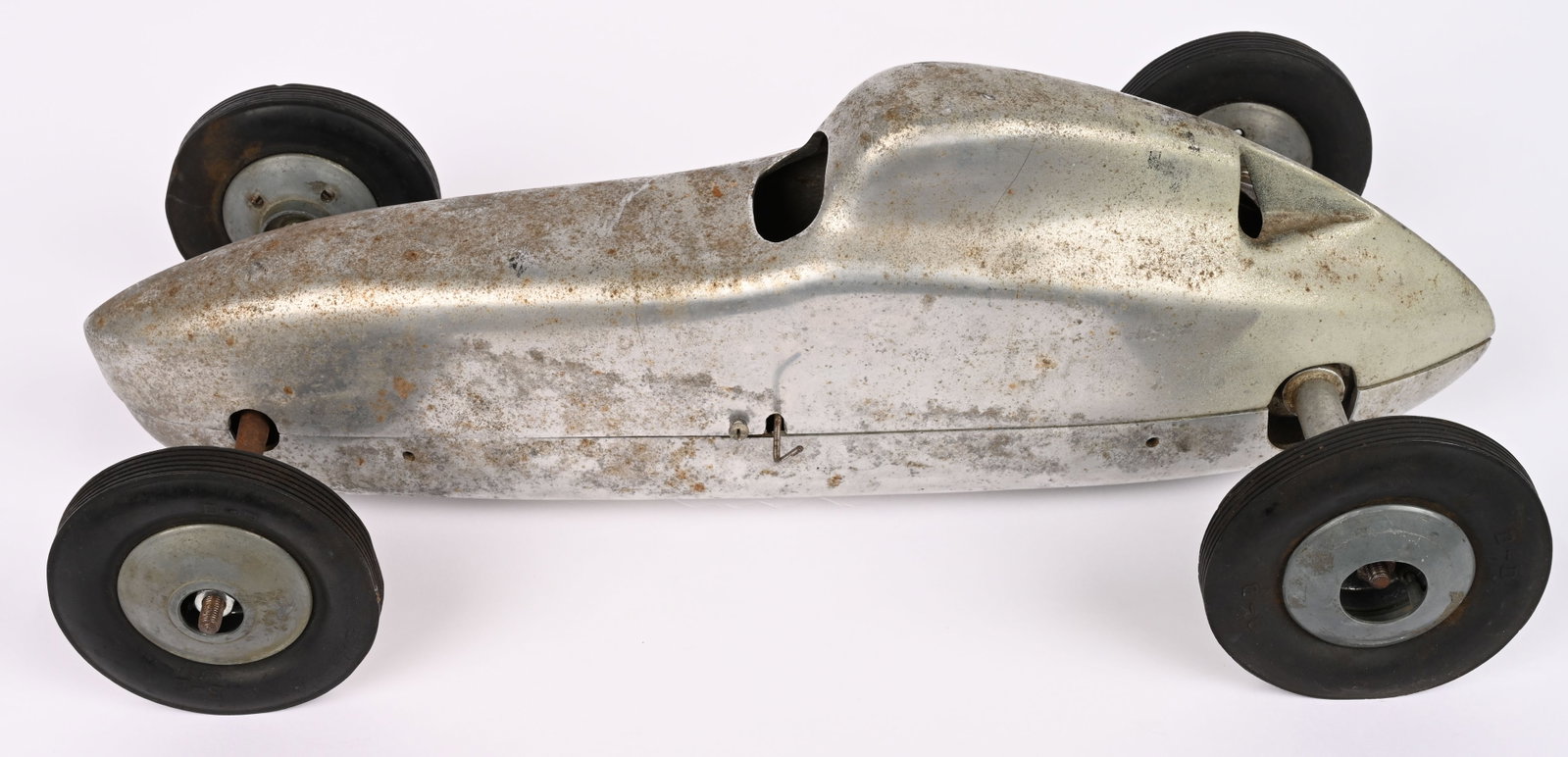 ATWOOD CHAMPION GAS POWERED TETHER RACE CAR (1 of 11)