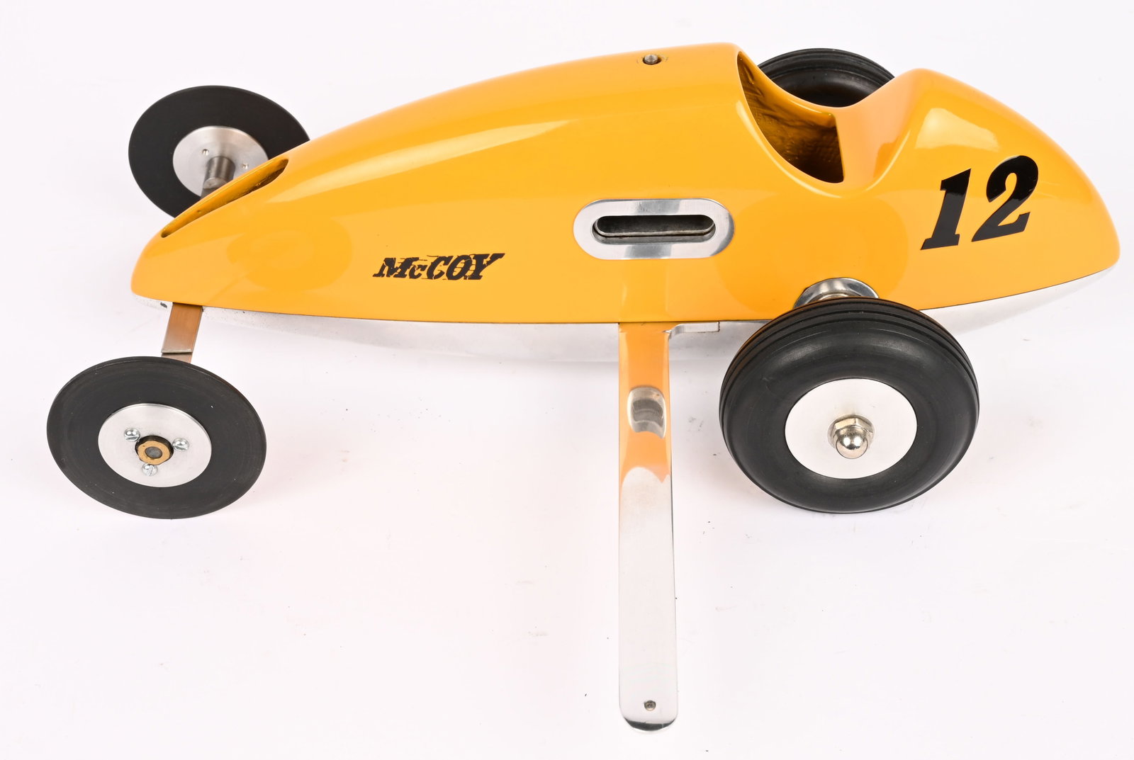 MARTIN FLASH MITE GAS POWERED TETHER RACER: Martin Flash Mite Gas Powered tether Race Car. Has drive train with McCoy .19 Engine. Fiberglass and aluminum. Great condition. 10 1/2" Excellent
