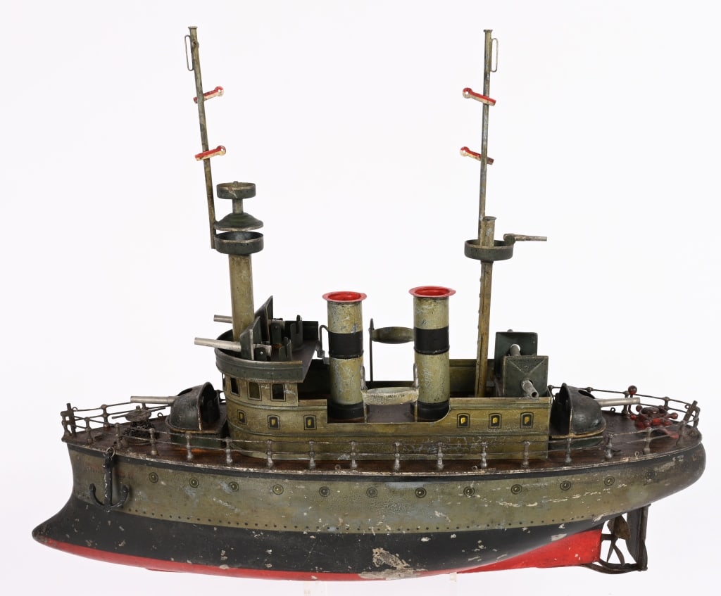 MARKLIN NICHOLAS II FIRST SERIES BATTLESHIP (1 of 17)