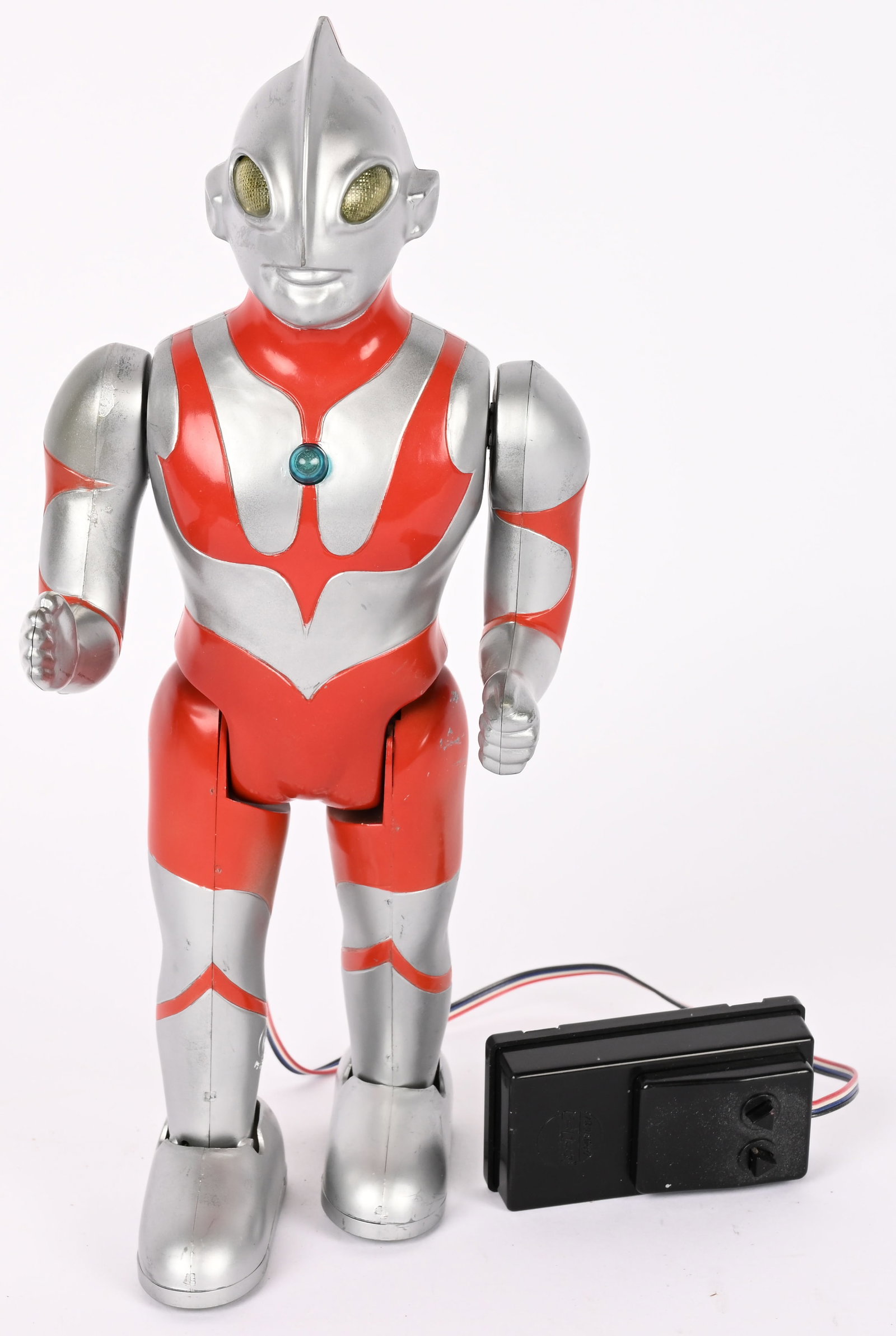 MARUSAN BATTERY OP ULTRAMAN: Japan battery operated Walking Ultraman. All original in great condition. Did not work when tested. 10 1/2" Excellent