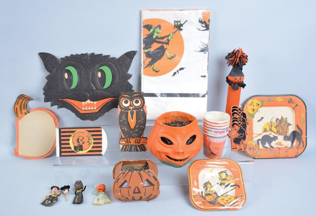 Large Vintage Halloween Lot: Very good to excellent condition