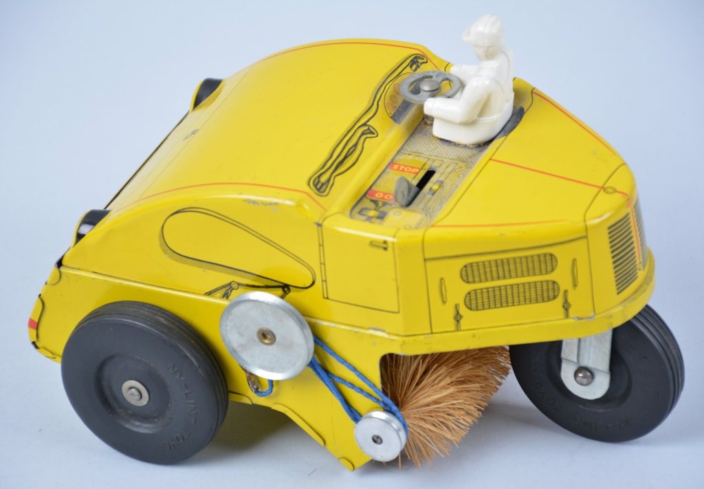 NYLINT TIN WINDUP ELGIN STREET SWEEPER: All original very impressive toy. Great colors. Excellent
