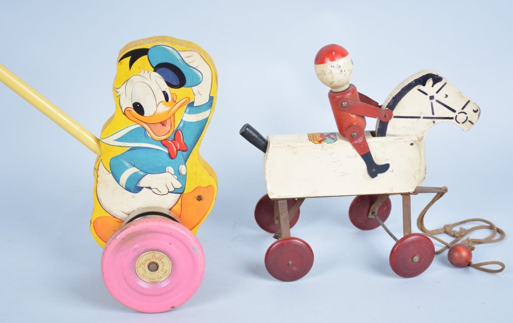 Lot Donald Duck Gong Bell Push Toy and Hustler Boy on: Donald Duck to is excellent with nice paper, Hustler to is excellent with a nice decal, Hustler toy measures 8"