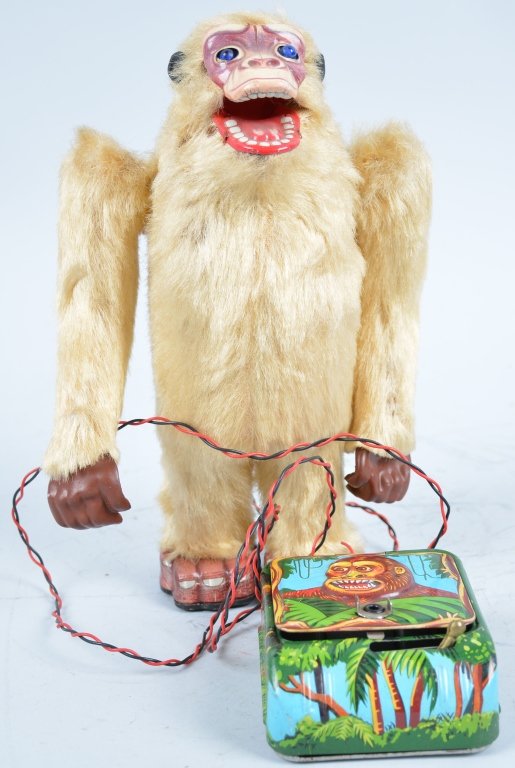 JAPAN Battery Op WHITE GORILLA: All original great looking toy. Minor spot on battery box. Very Good