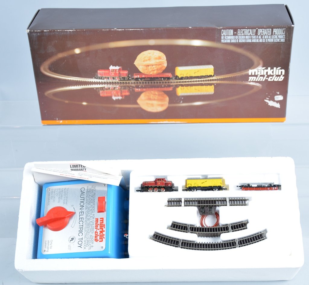 Marklin Mini-Club TRAIN SET #8172 w/Box: All original complete set with Box. Near Mint