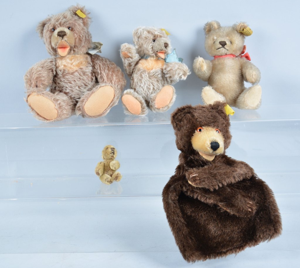 Lot of 5 STEIFF BEARS: Vintage lot includes 10" Plush Teddy, 7" Plush Teddy, Bear Puppet, Early 6" Sitting Bear, and Very early 6" Bear. Excellent