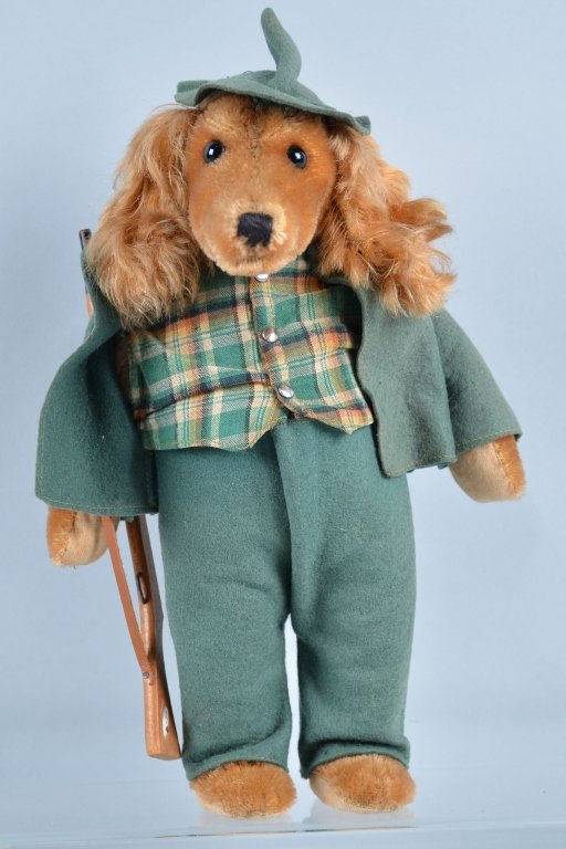 STEIFF 12" Waldili Hunting Dog with Rifle: Excellent early Steiff. All original including rifle. Has nice early button in ear. Excellent