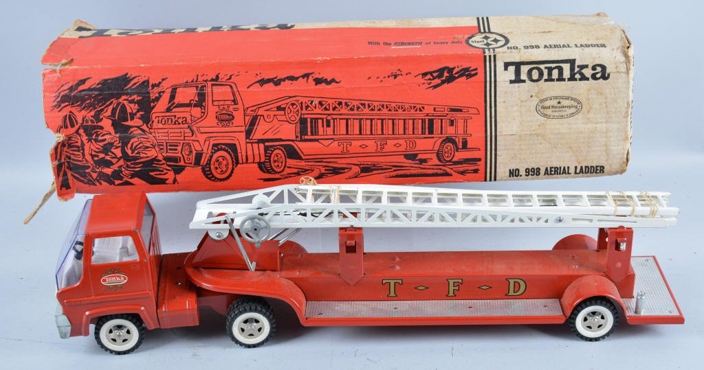 TONKA Pressed Steel #998 ARIEL LADDRE TRUCK w/BOX: Excellent Pressed Steel Tonka Fire Truck with Box. All original and measures 28" long. Great looking paint and decals. With Box. Excellent