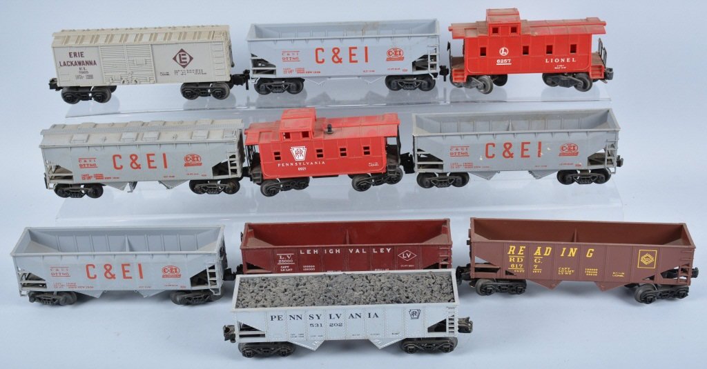 Lot of 10 LIONEL ROLLING STOCK TRAIN CARS: Includes Coal Cars, Box Cars, anbd Cabooses. Excellent