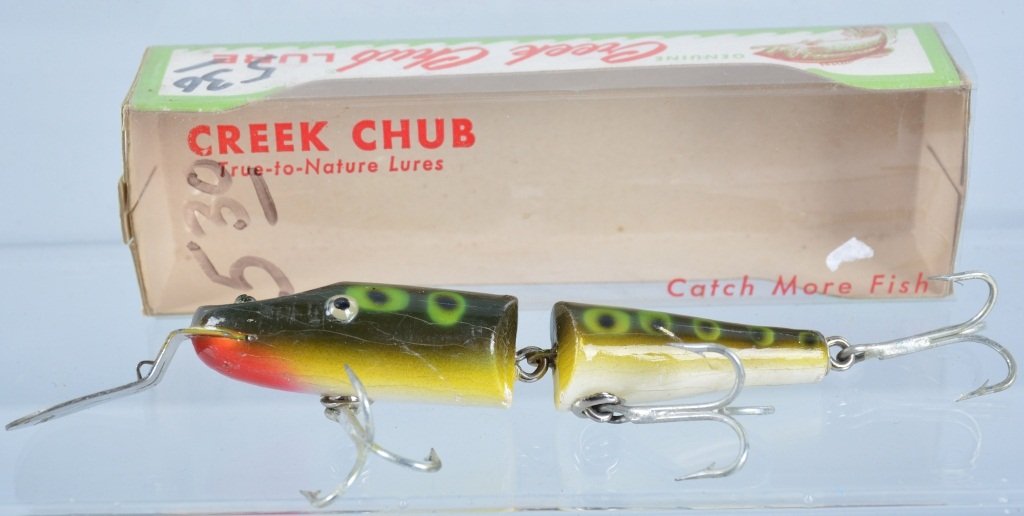 Vintage Wooden CREEK CHUB Fishing Lure w/BOX: Excellent original Creek Chub #2619 DDW 6" long in Frog colors. All original with original box. Excellent