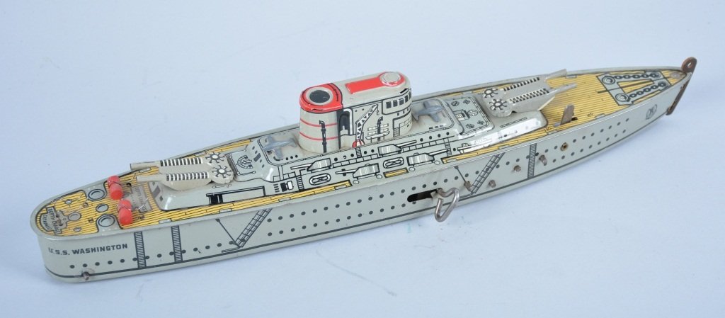MARX Tin Windup USS WASHINGTON BATTLESHIP: Excellent looking Marx Battleship. Great colors and details. Windup works good. Measures 15" long. Excellent