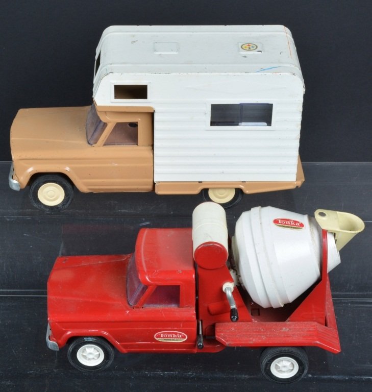 Lot of 2 TONKA Pressed Steel JEEPS: Nice lot of Tonka Jeeps. Includes Cement Truck and Camper. Both all original with nice paint and decals. Both measure 9" long. Excellent