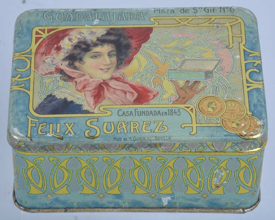 GUADALAJARA FELIX SUAREZ CIGAR TIN: Nice ealry Guadalajara Cigar Tin. Great colors and image of woman. Measures3" tall. Excellent