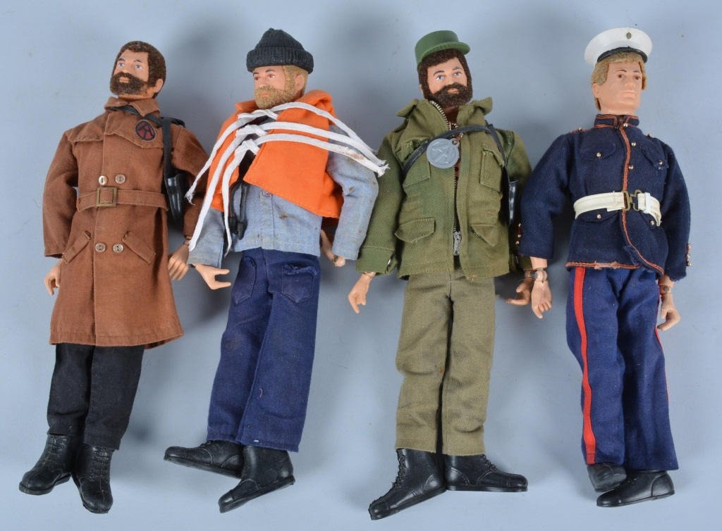 Lot of 4 G.I. Joe Action Team Figures: Nice group including a talking G.I. Joe. The talking mechanism is not working properly. General wear and soiling. Display great. Very Good