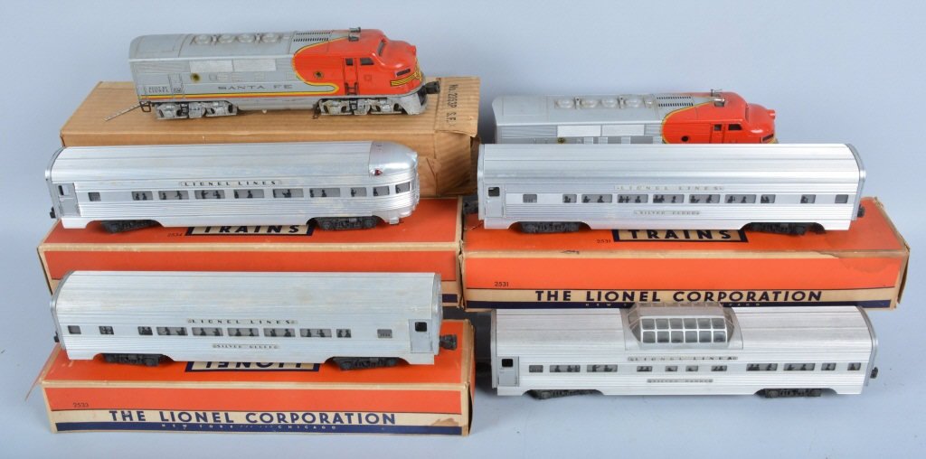LIONEL SANTA FE AB & 4 SILVER RANGE PASSENGER CARS: Beautiful set includes Lionel F3 Santa Fe AB Engines with 4 Silver Range Cars. Includes Vista Dome, Observation, 2533 & 2534 Illuminated Pullman Cars. Come with 4 original boxes. Set is all original a