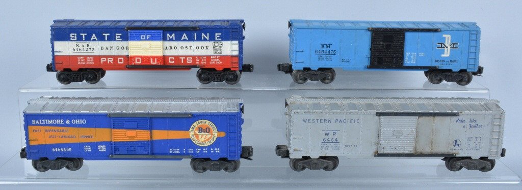 Lot of 4 LIONEL BOX CARS: Lot includes 4 Lionel post war Box Cars. All original . Excellent
