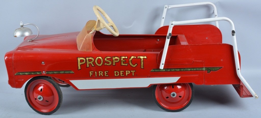 AMF Restored FIRE PEDAL CAR (1 of 4)