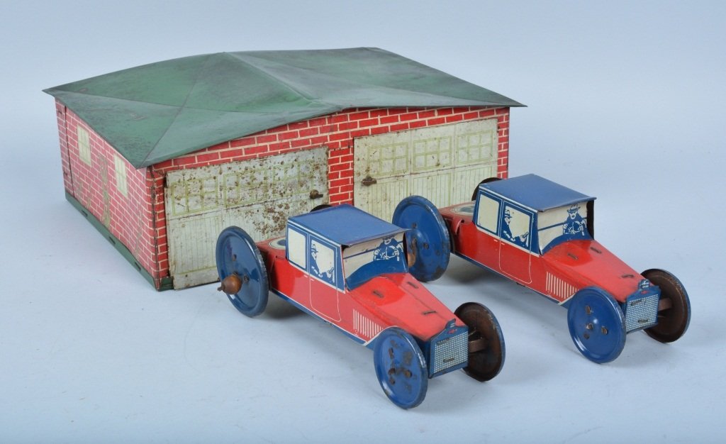 AMERICAN Tin Windup 2 CARS WITH GARAGE (1 of 8)